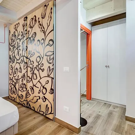 Vivilo Collection - Pigneto Patio Parking